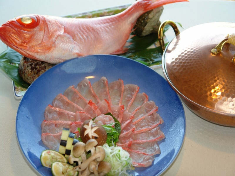 伊豆下田港産、金目鯛しゃぶしゃぶ、かぶと付き